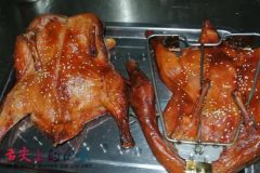 揭秘內(nèi)容超詳細(xì)的手撕烤鴨的做法